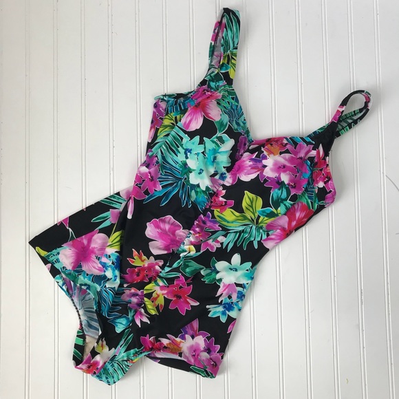 Maxine of Hollywood Other - MAXINE OF HOLLYWOOD sz 16 black floral swimsuit